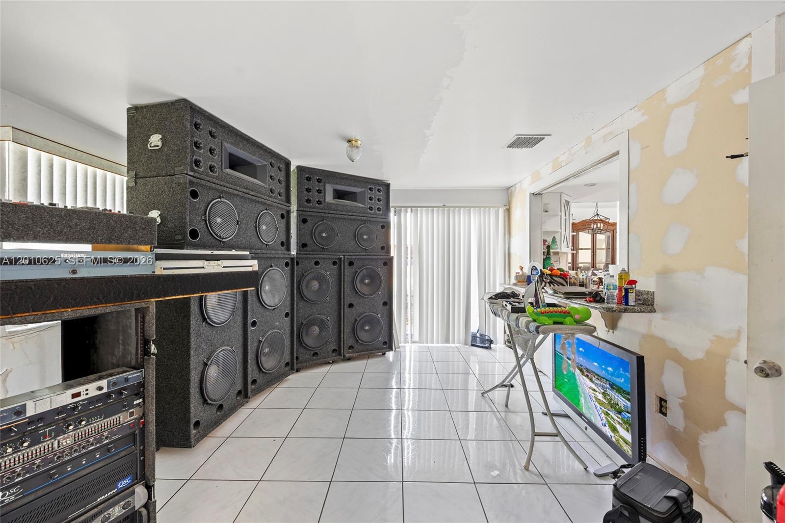 1831 Hiltonia Circle