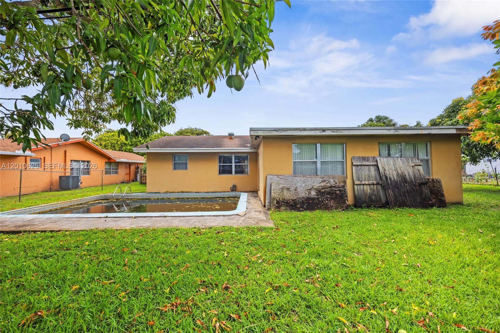 1831 Hiltonia Circle