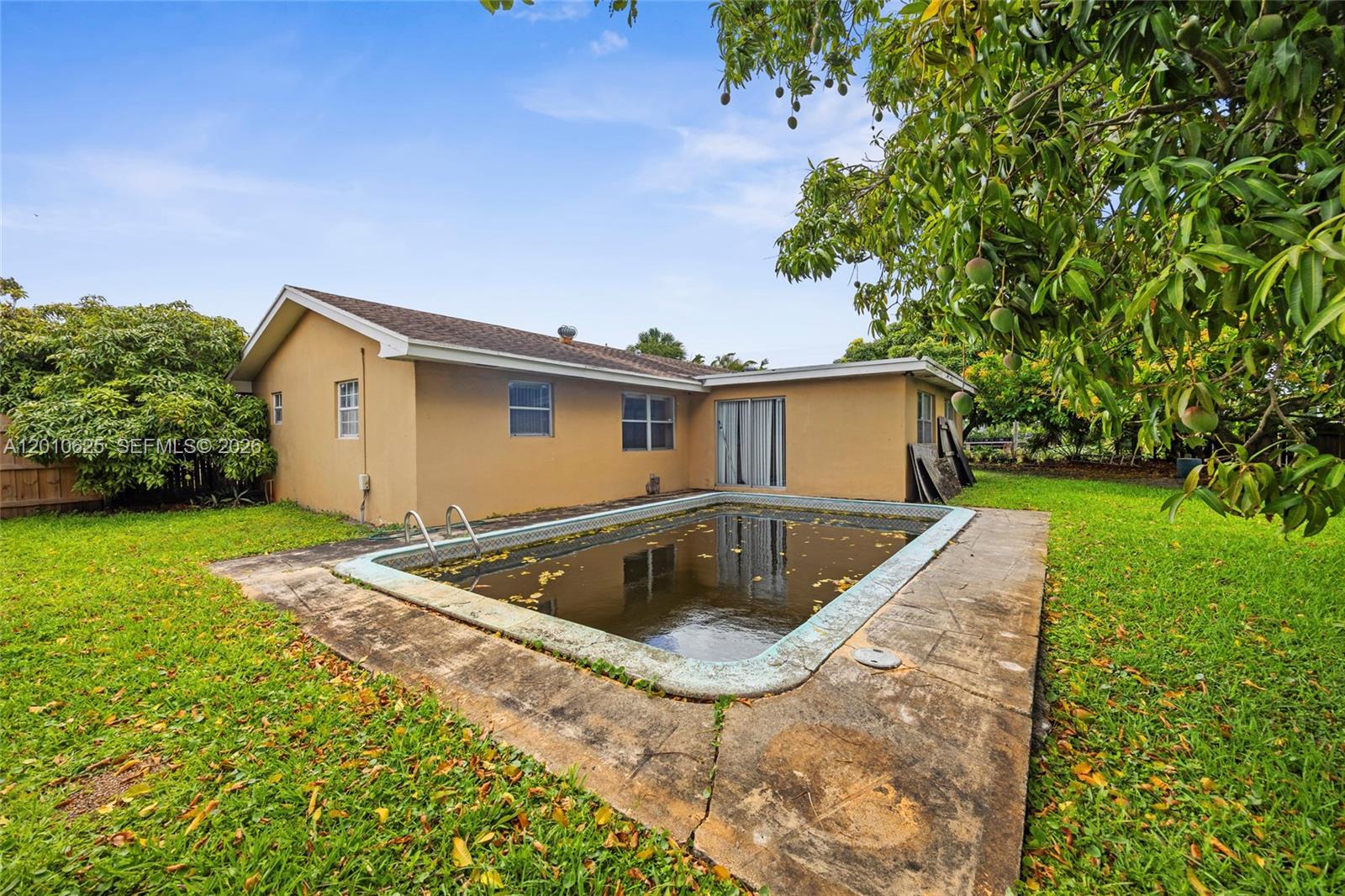 1831 Hiltonia Circle