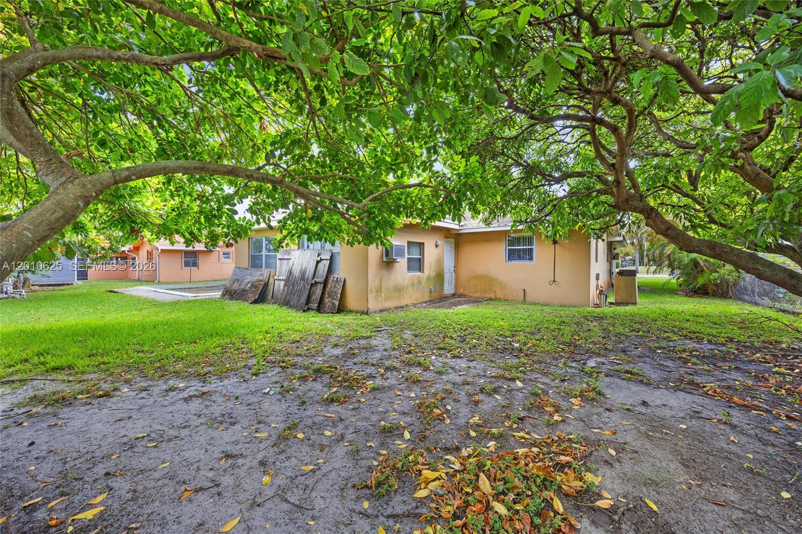1831 Hiltonia Circle