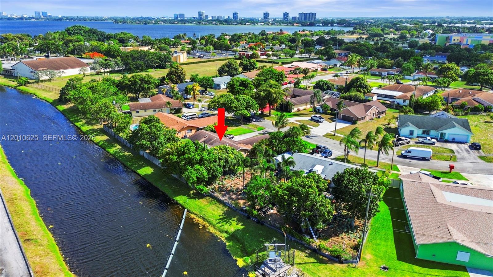 1831 Hiltonia Circle