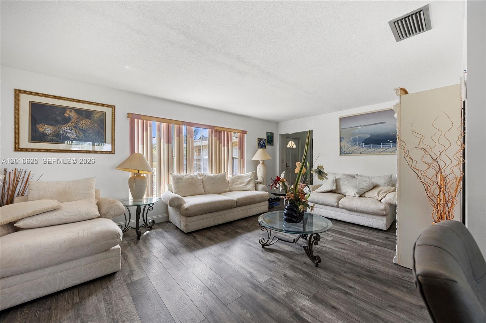 1831 Hiltonia Circle