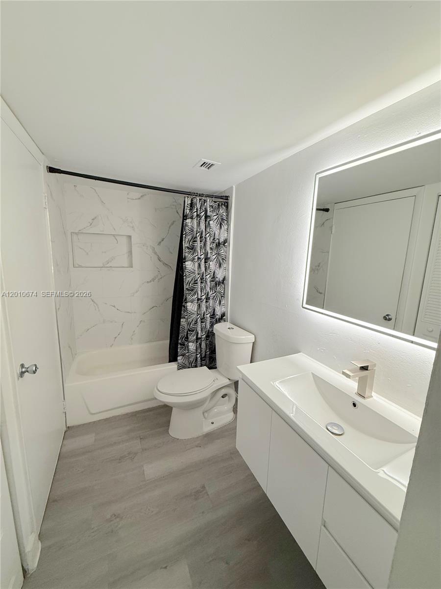 482 NW 165th St Road