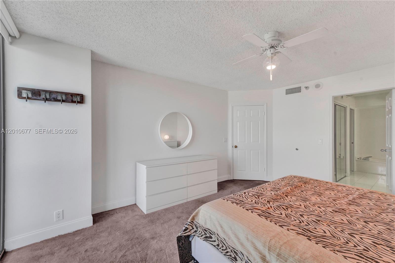3500 Mystic Pointe Drive