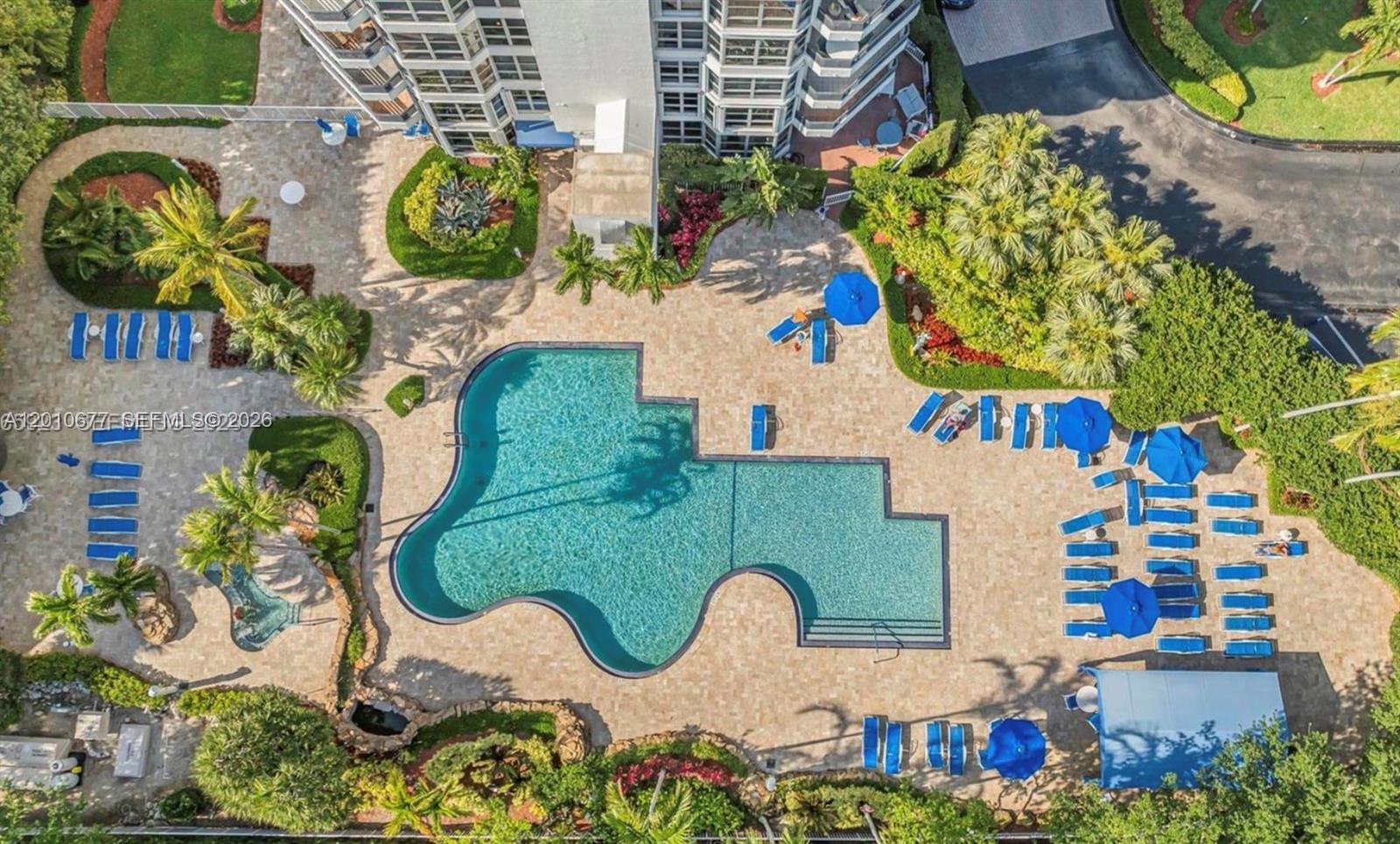 3500 Mystic Pointe Drive