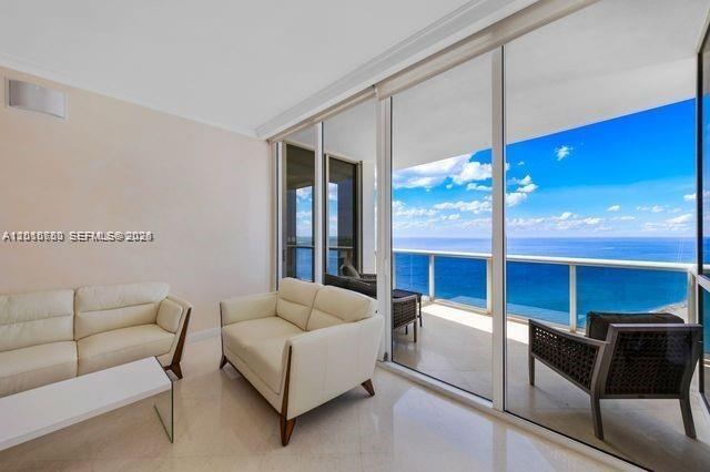 18101 Collins Avenue