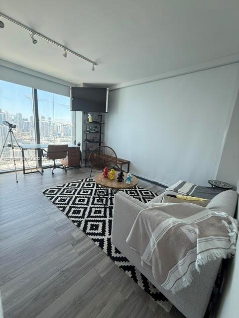 460 NE 28th Street