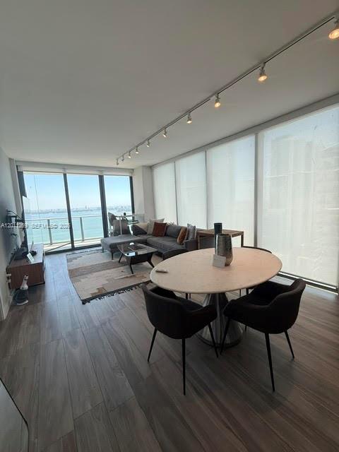 460 NE 28th Street