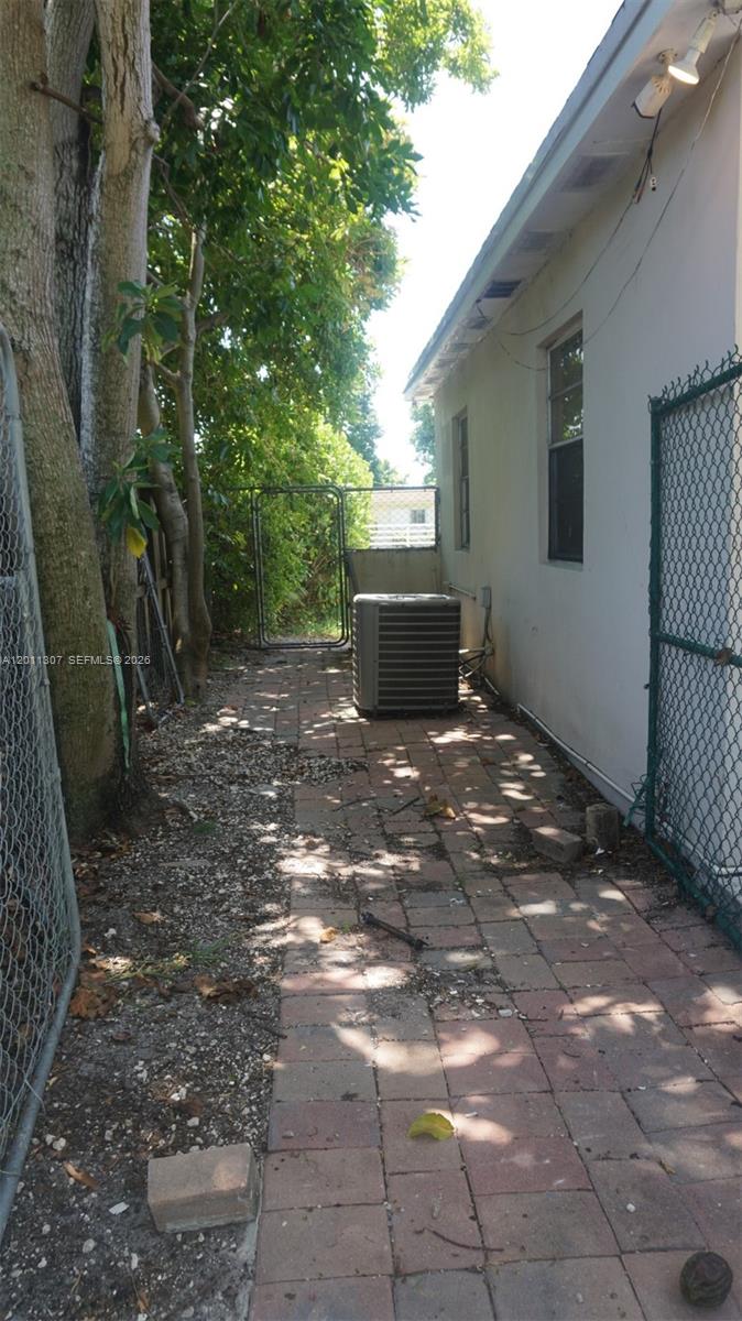 335 NW 187th Street