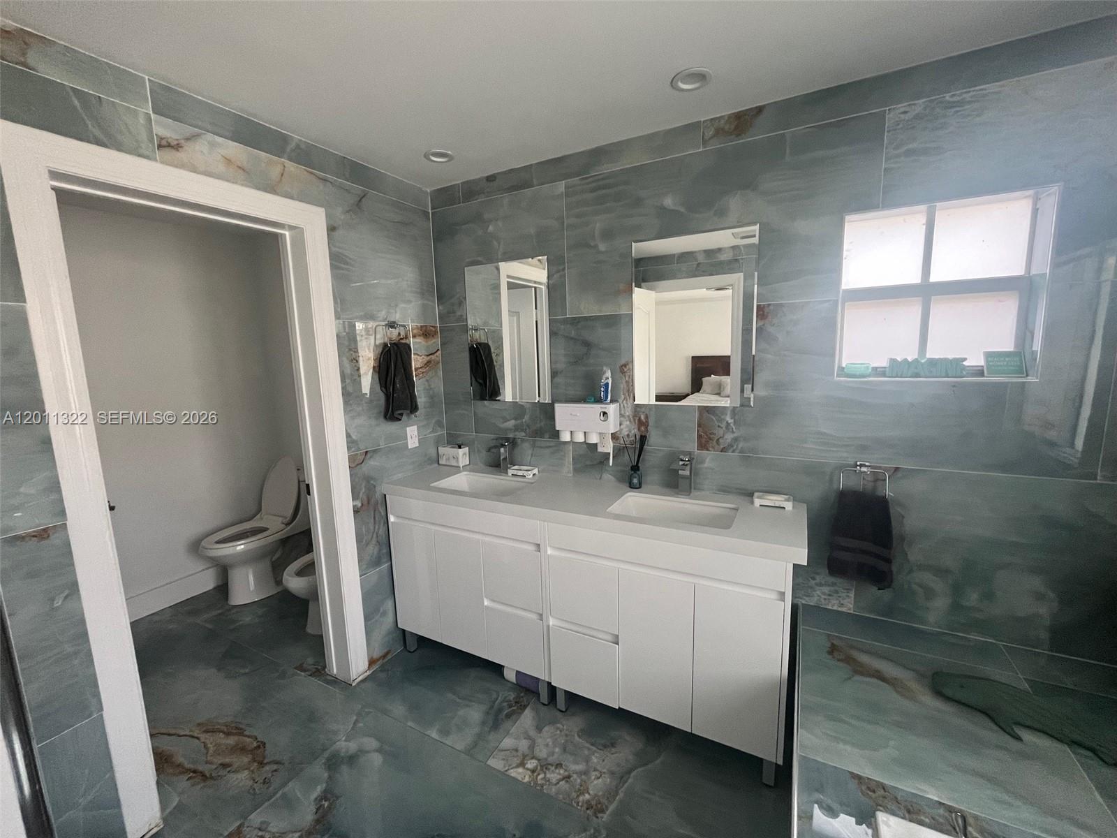3915 NE 168th Street