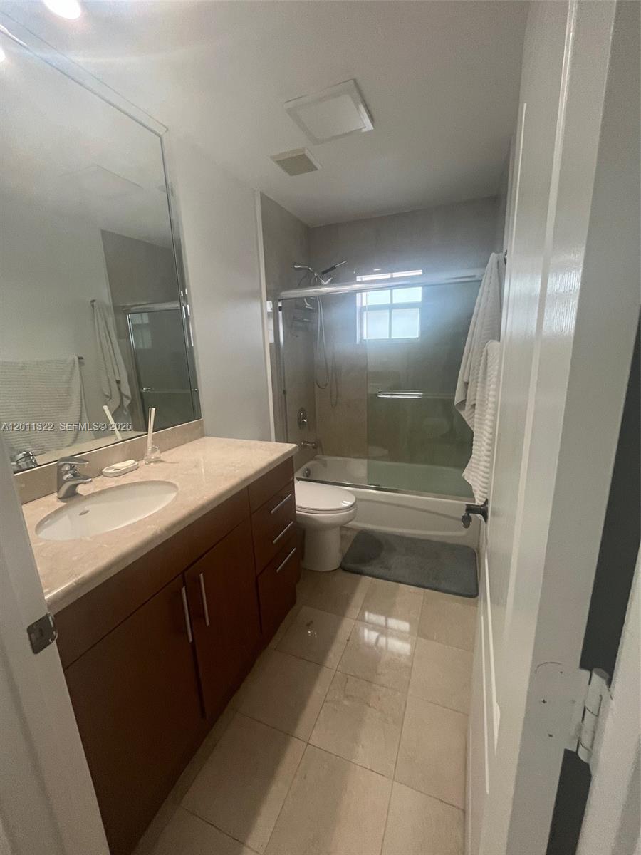 3915 NE 168th Street