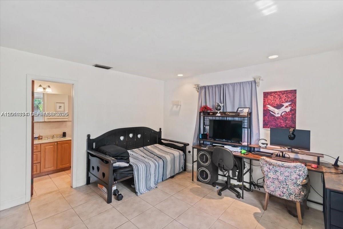 6385 SW 25th Street