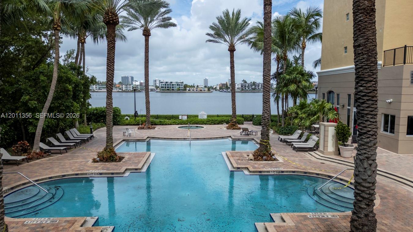17100 N Bay Road