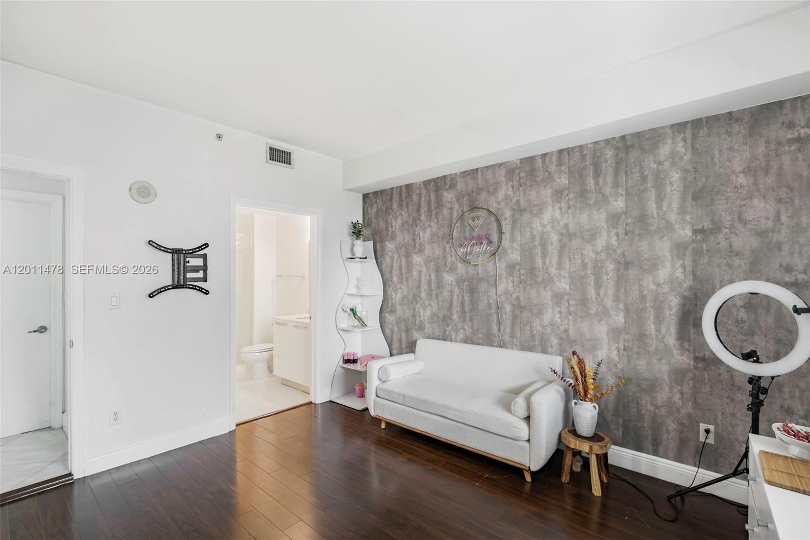 601 NE 36th Street