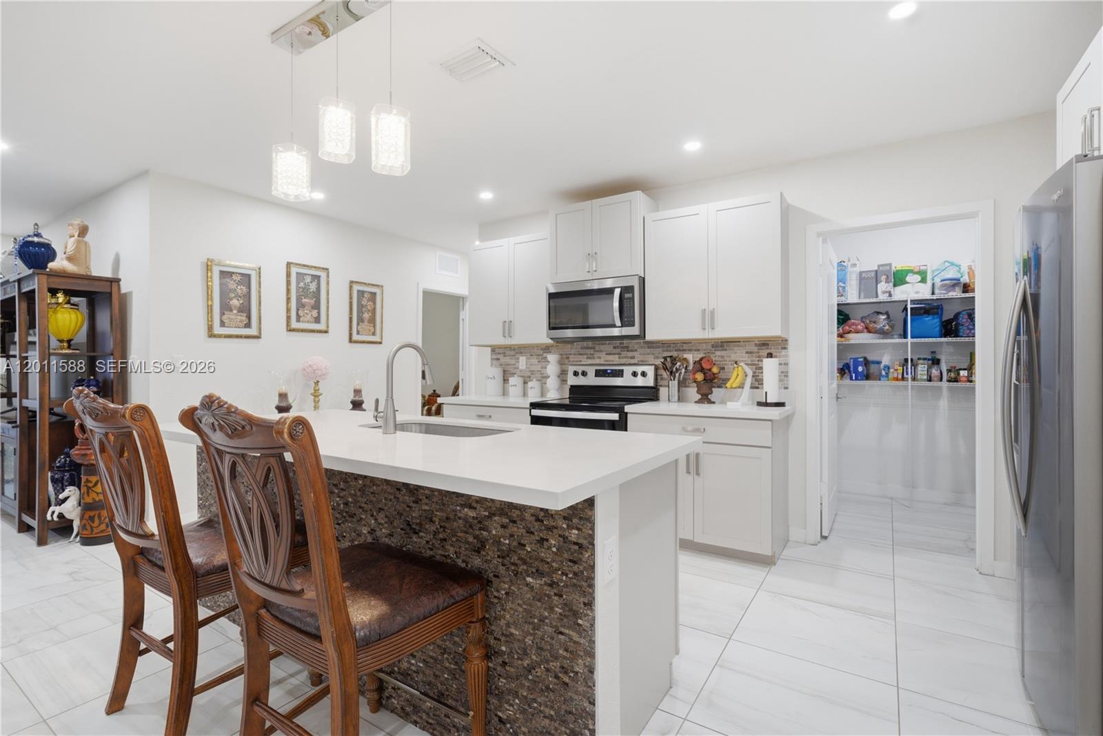 439 NE 6th Place