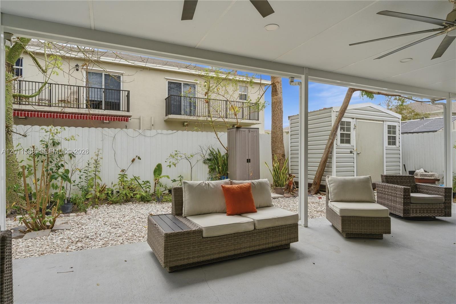 439 NE 6th Place
