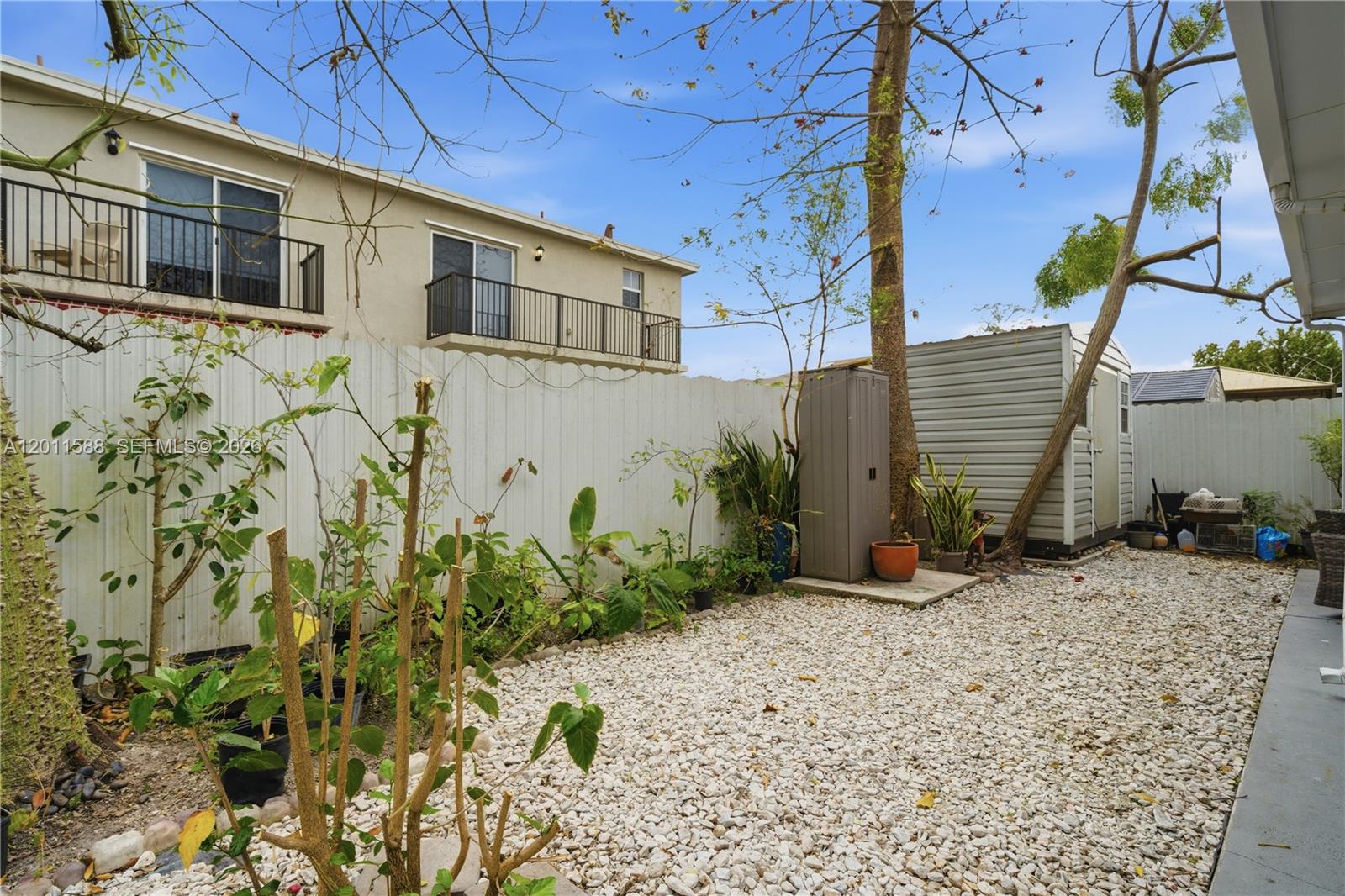 439 NE 6th Place