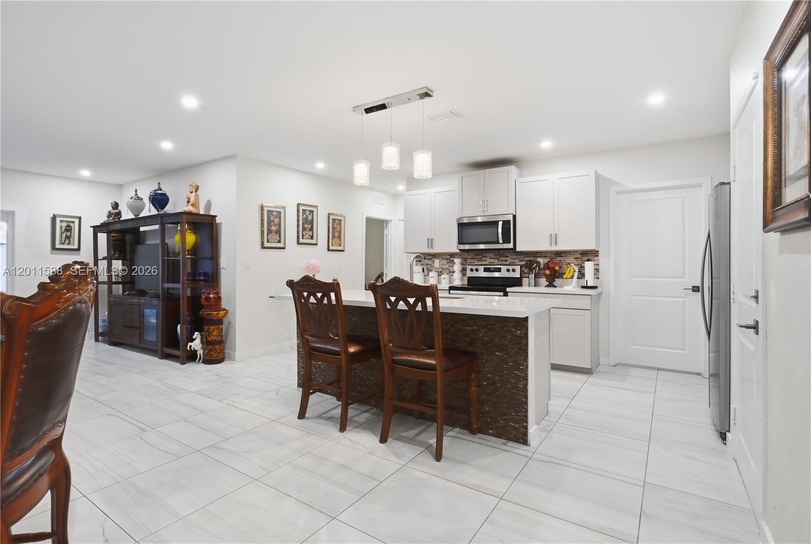 439 NE 6th Place