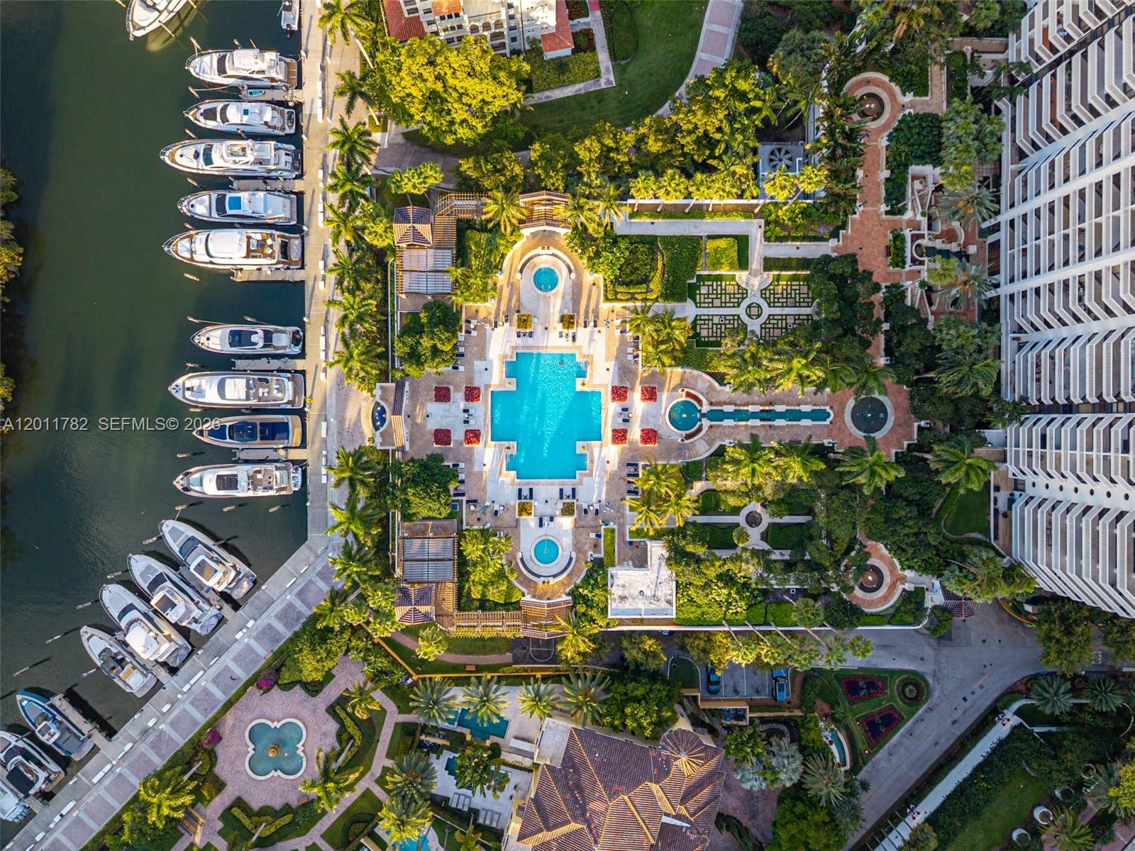 2000 Island Boulevard
