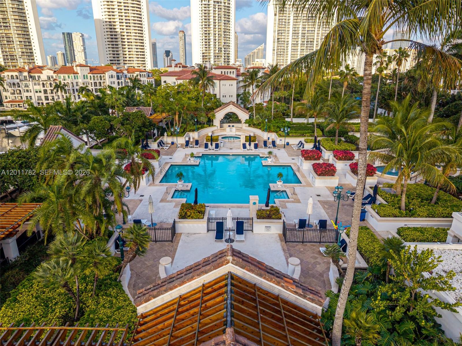 2000 Island Boulevard