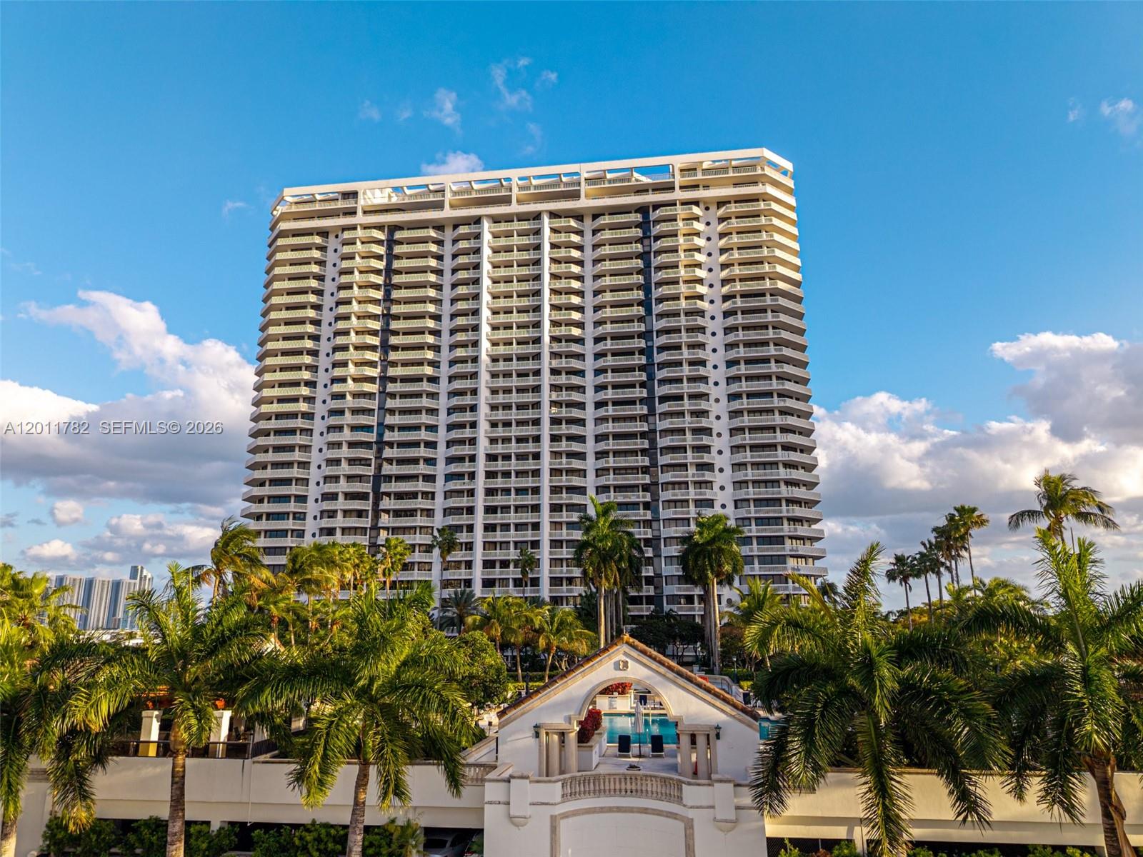 2000 Island Boulevard