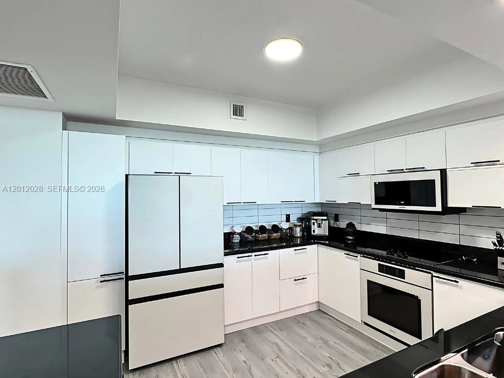 14951 Royal Oaks Lane