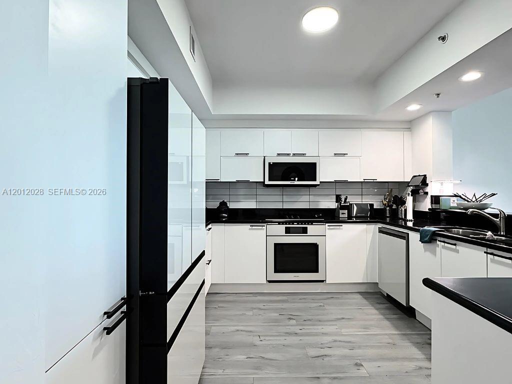 14951 Royal Oaks Lane