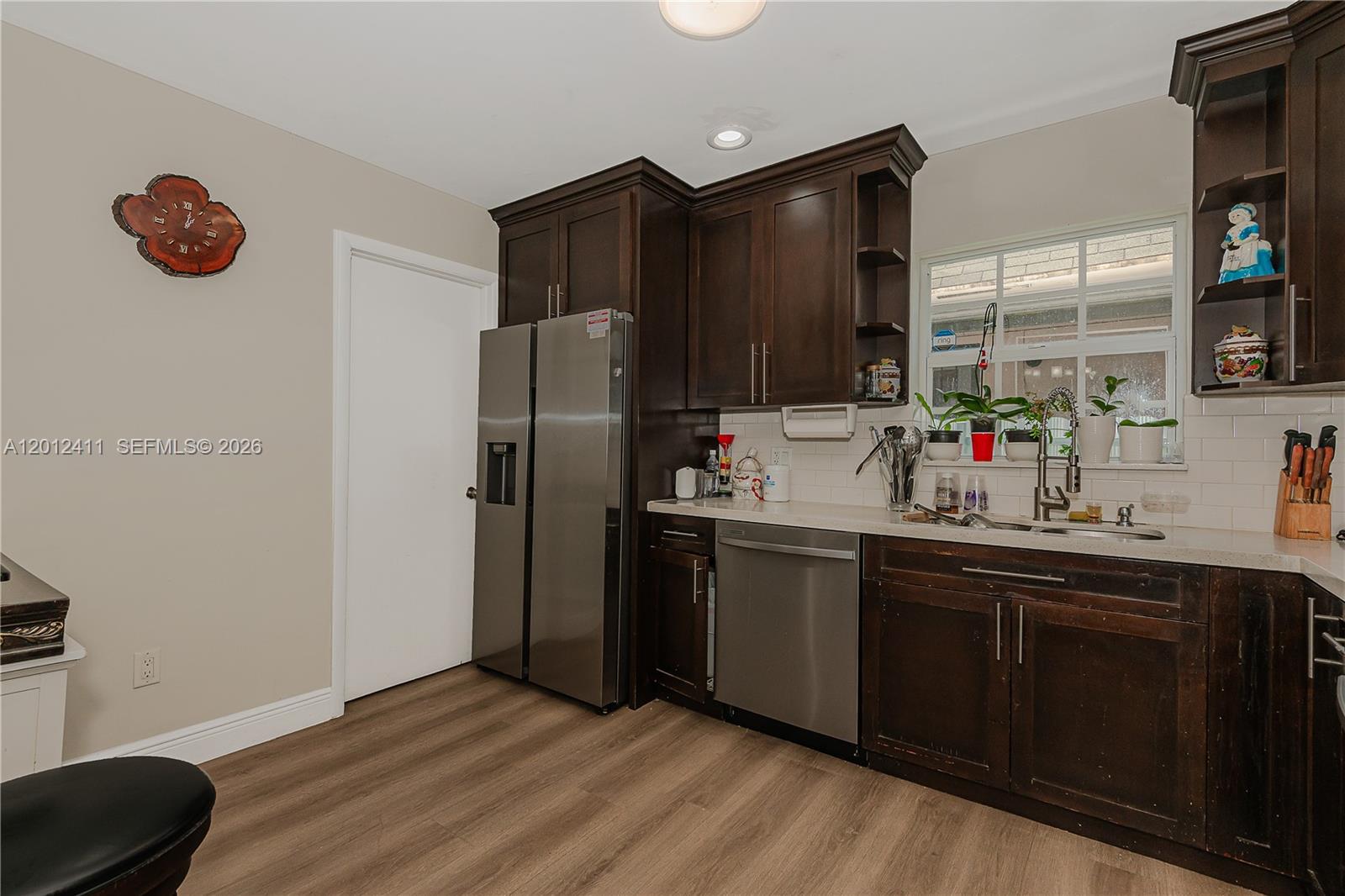 395 W 39th Place