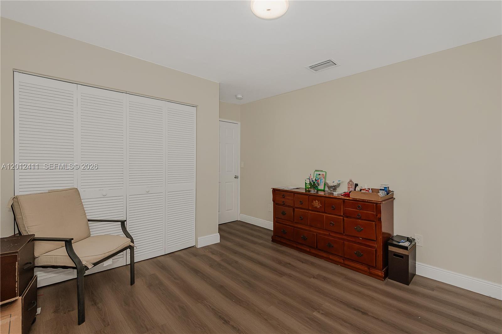 395 W 39th Place