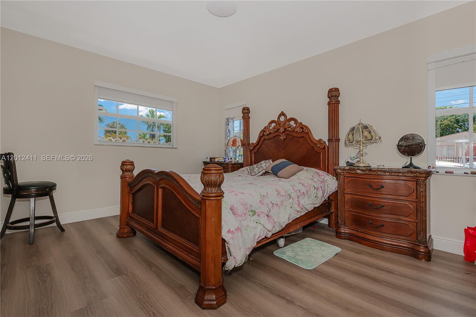 395 W 39th Place