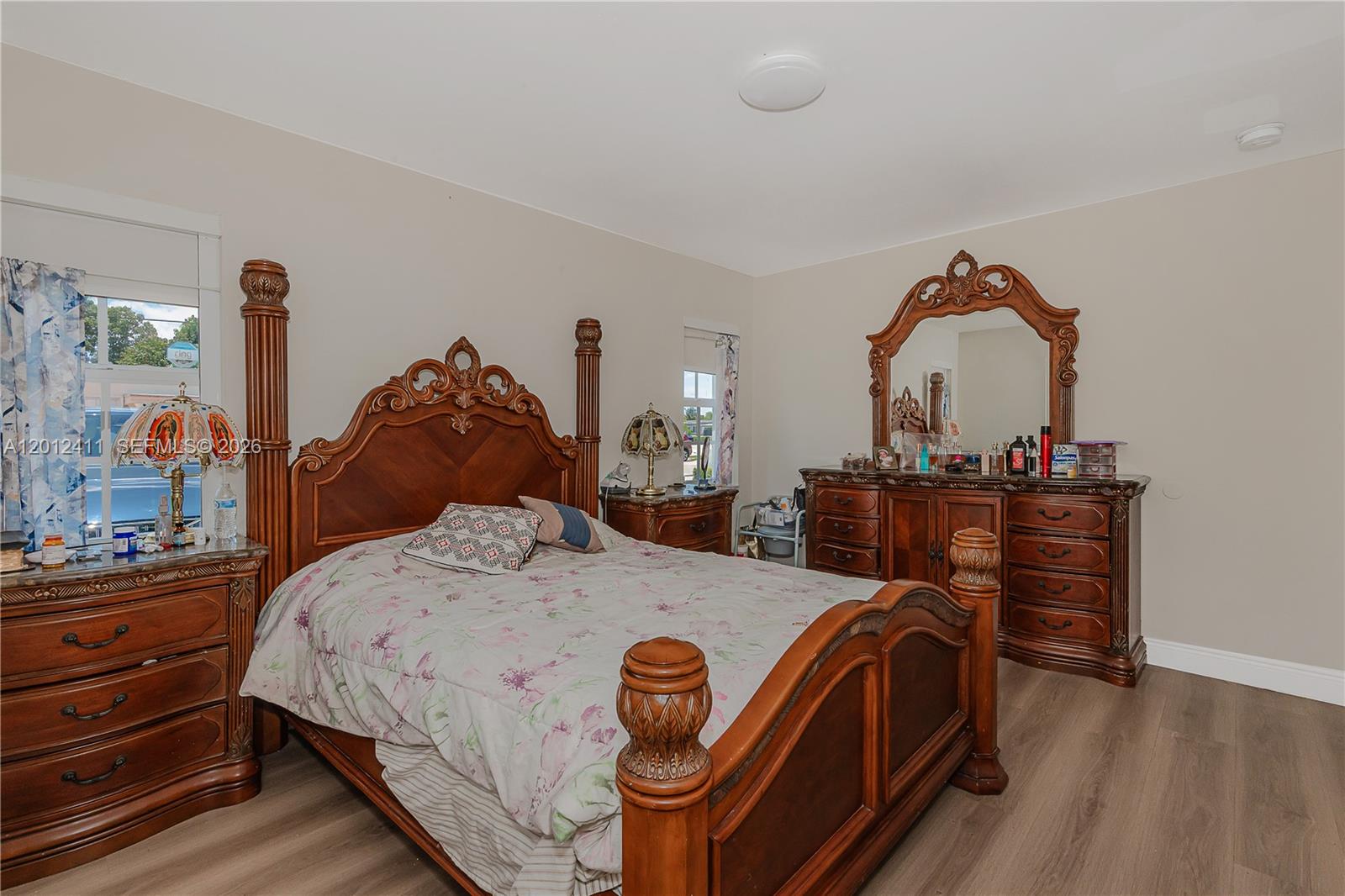 395 W 39th Place