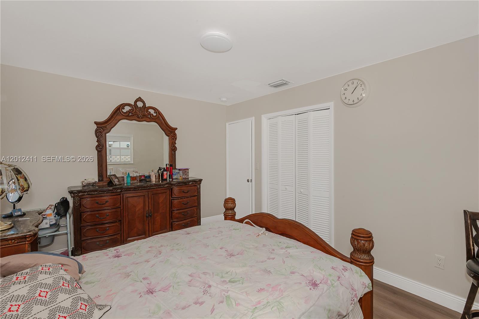 395 W 39th Place