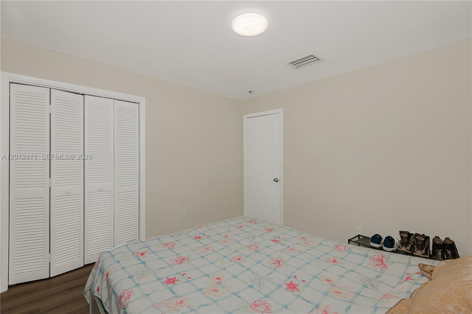 395 W 39th Place