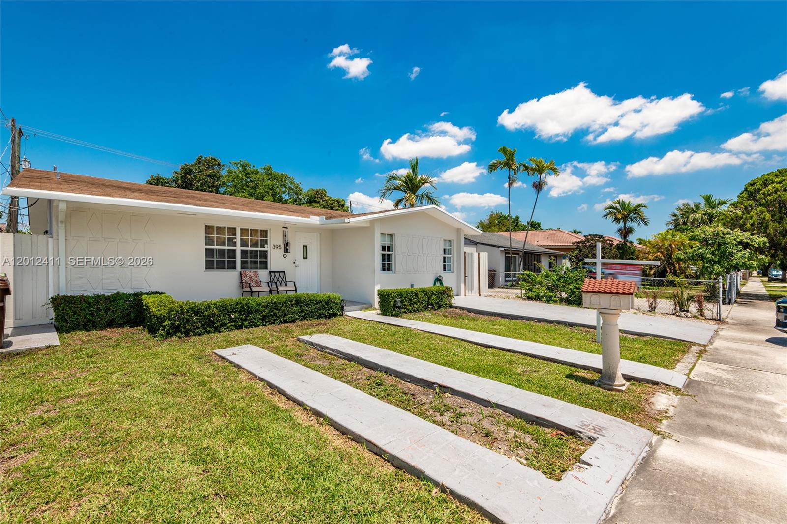 395 W 39th Place