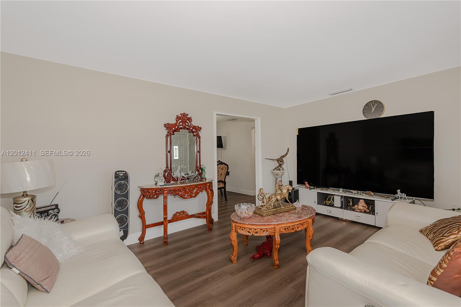 395 W 39th Place