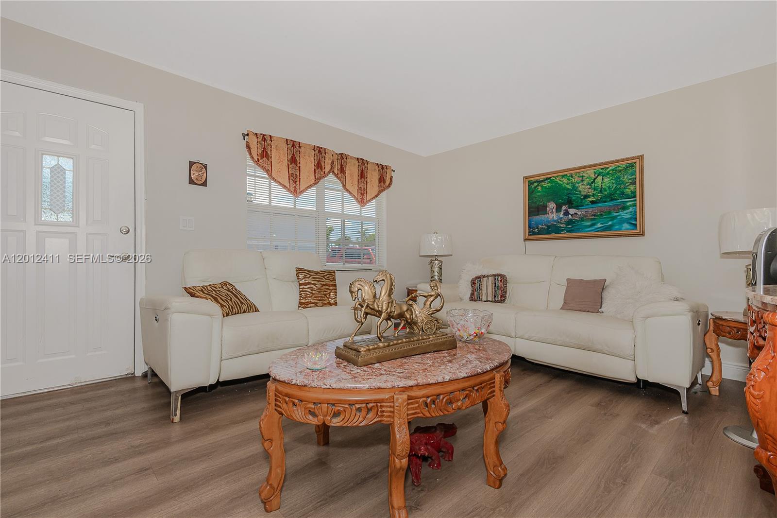 395 W 39th Place