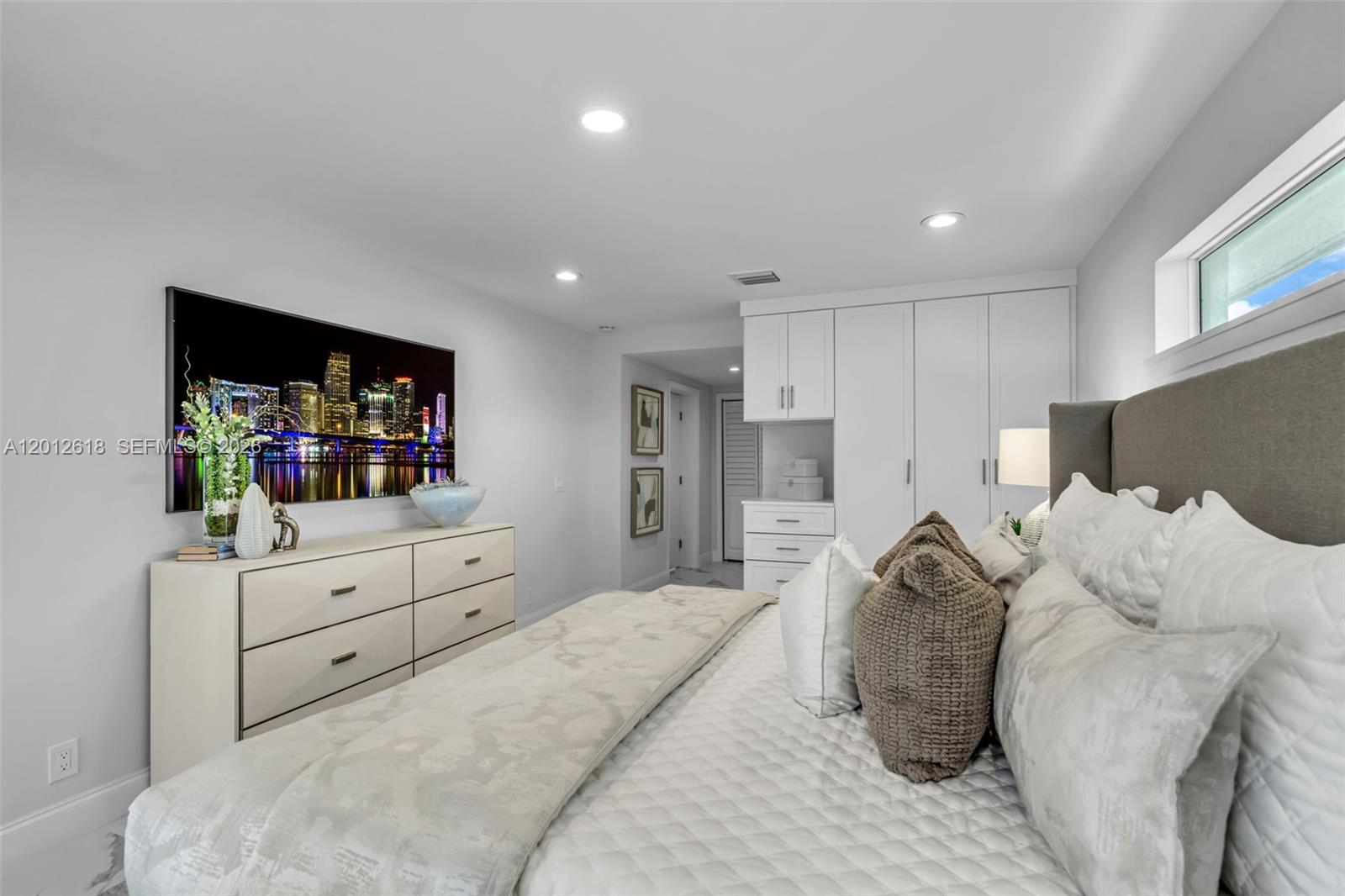 465 NW 11th Street
