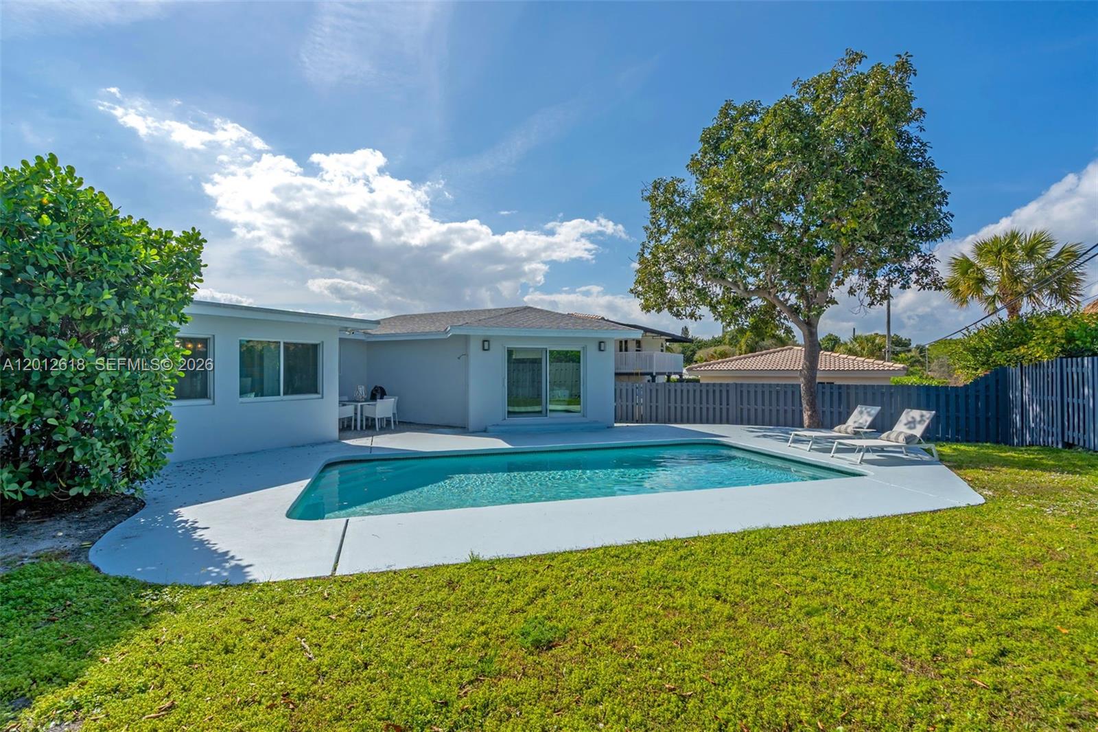 465 NW 11th Street