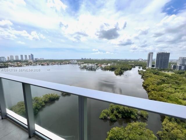 17111 Biscayne Boulevard