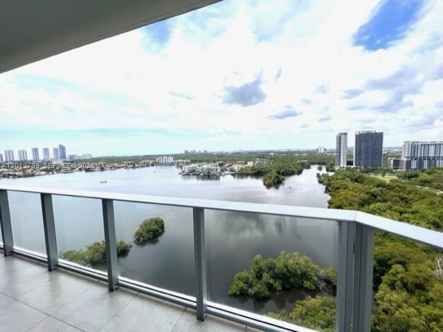 17111 Biscayne Boulevard