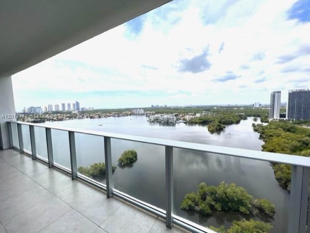 17111 Biscayne Boulevard