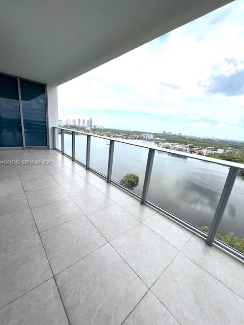 17111 Biscayne Boulevard