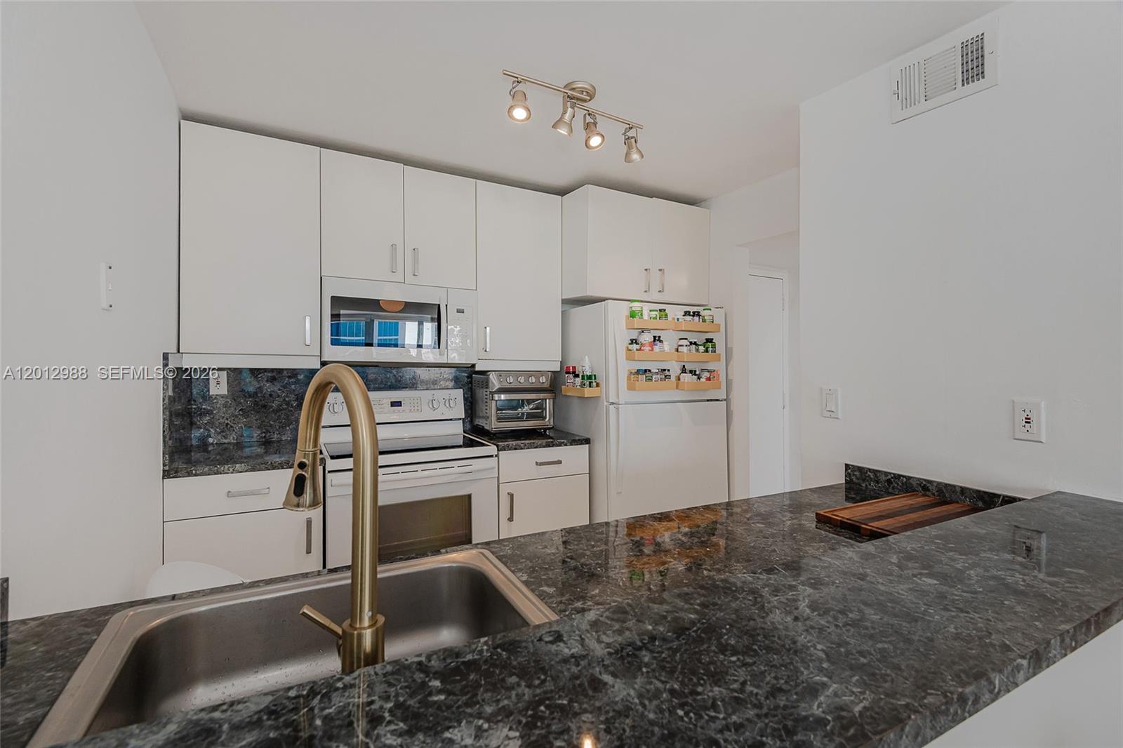 600 NE 36th Street