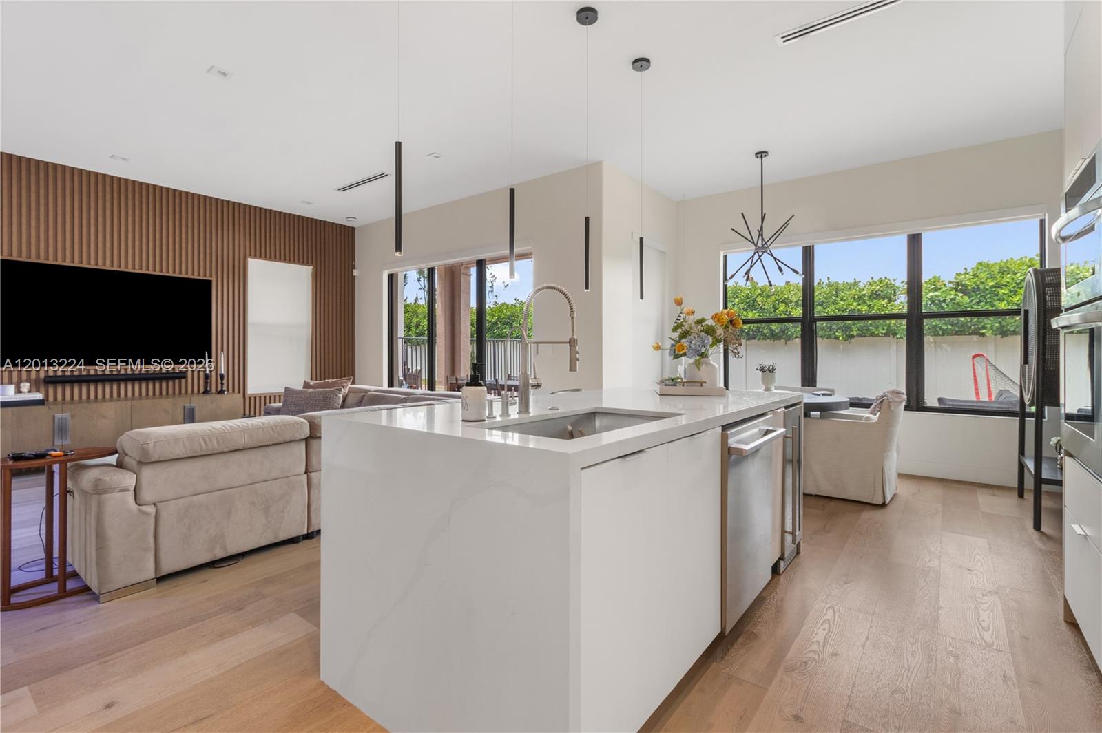 3261 W 99th Place