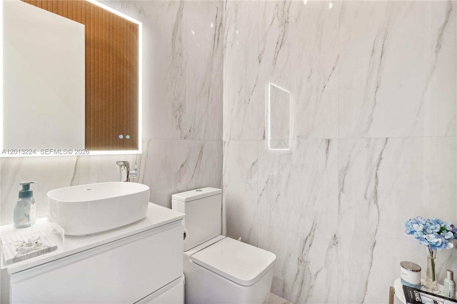 3261 W 99th Place