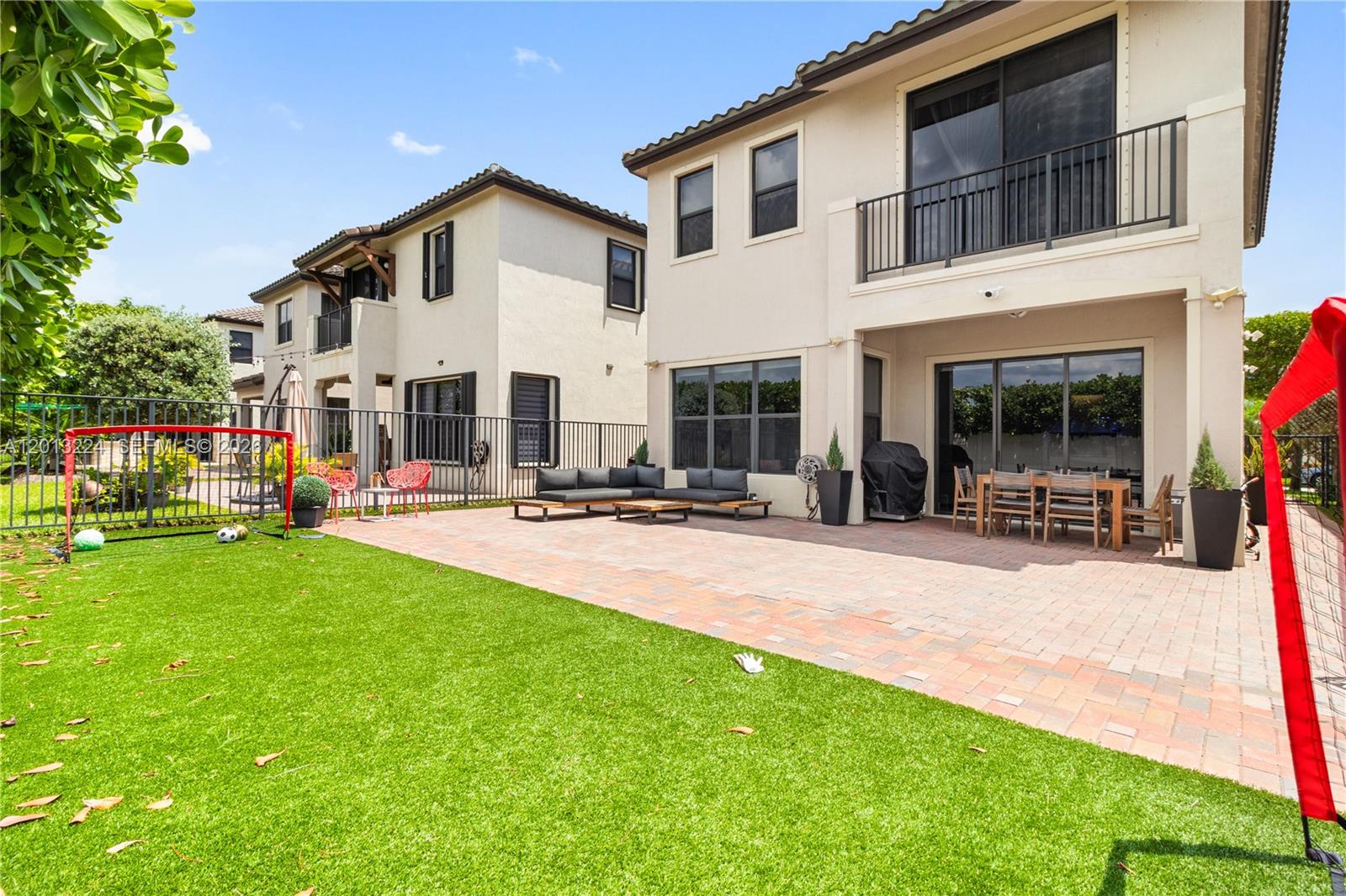 3261 W 99th Place