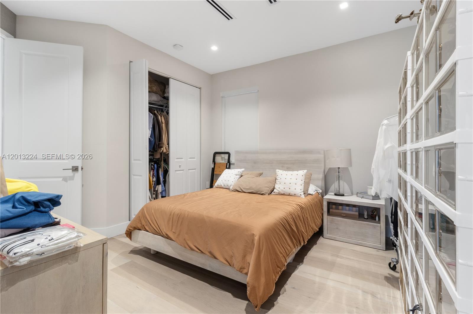 3261 W 99th Place