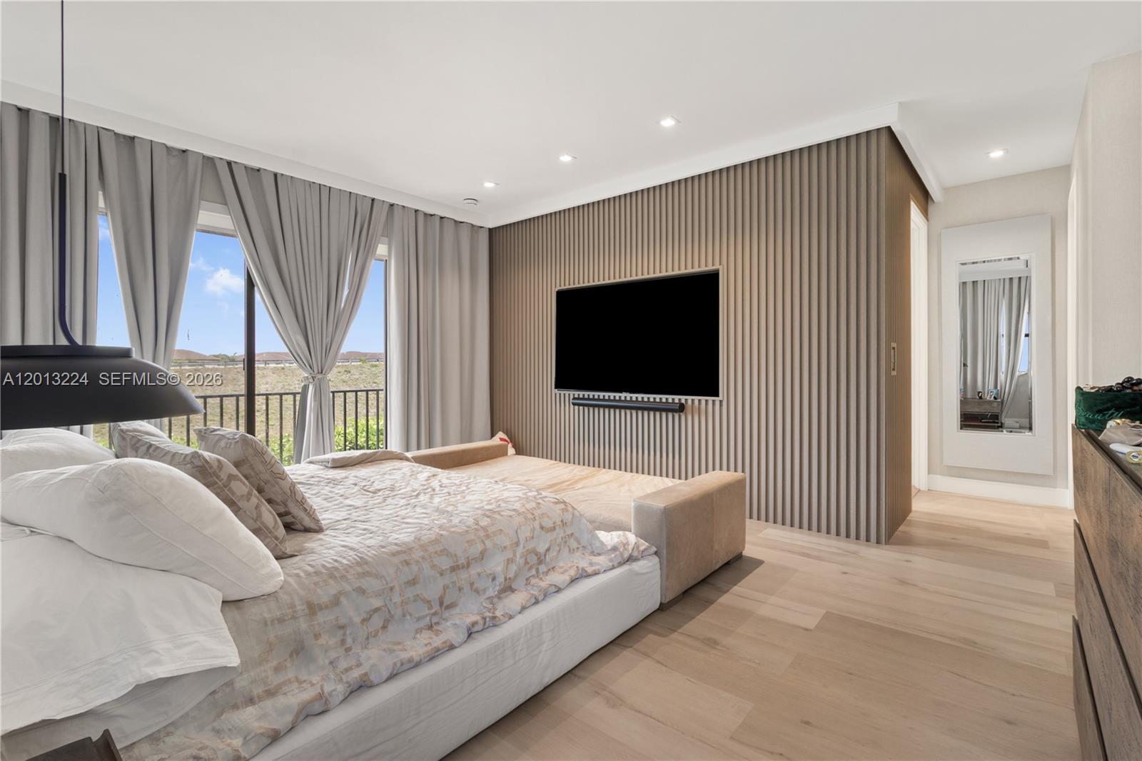 3261 W 99th Place