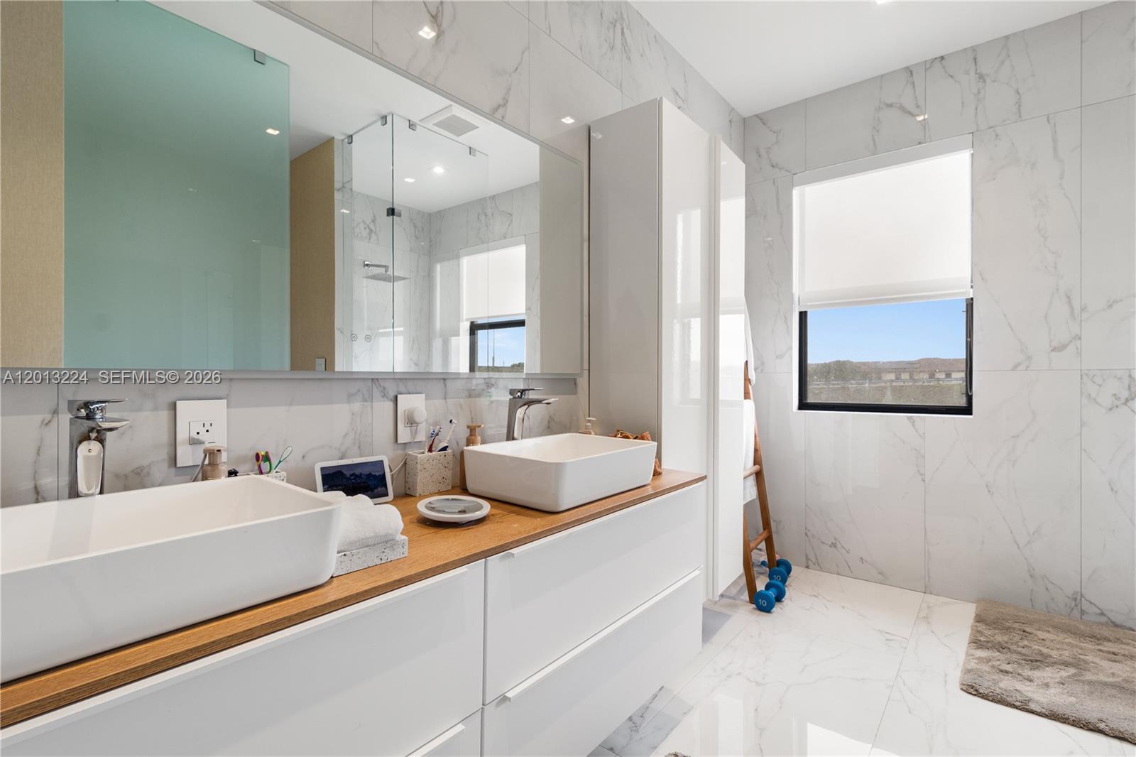 3261 W 99th Place