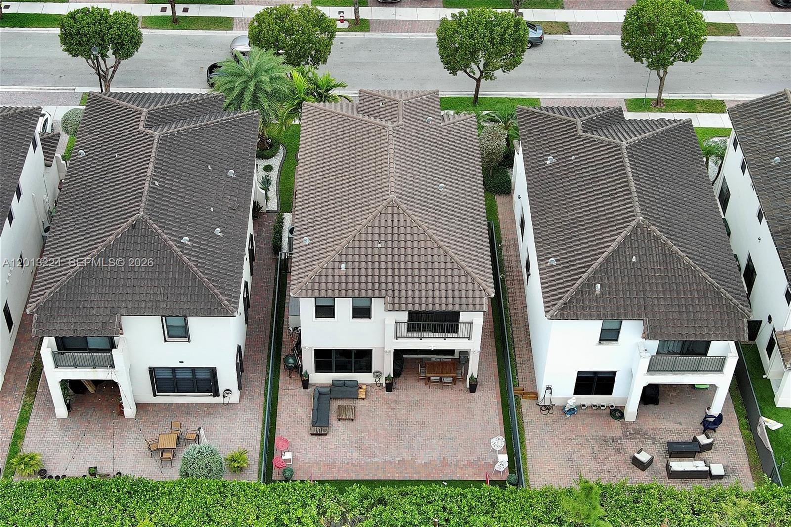 3261 W 99th Place